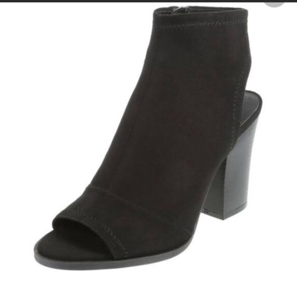 Like new! Black Bootie size: 8